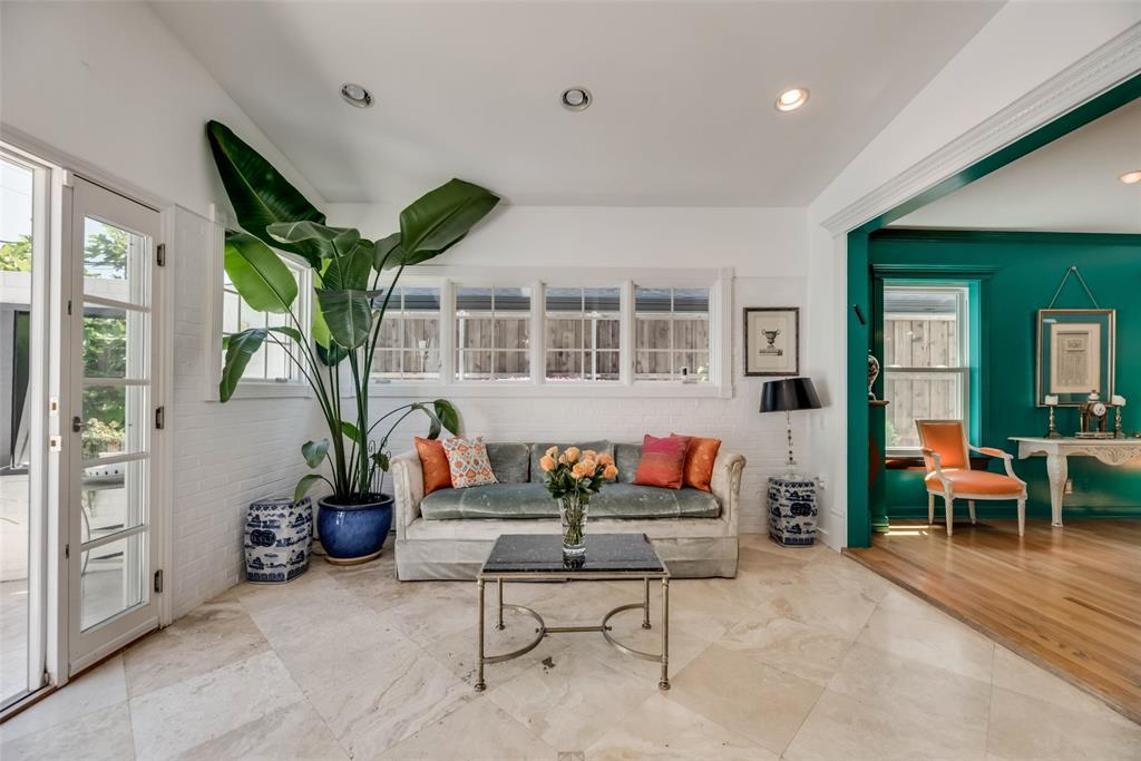 Hollywood Regency Bungalow