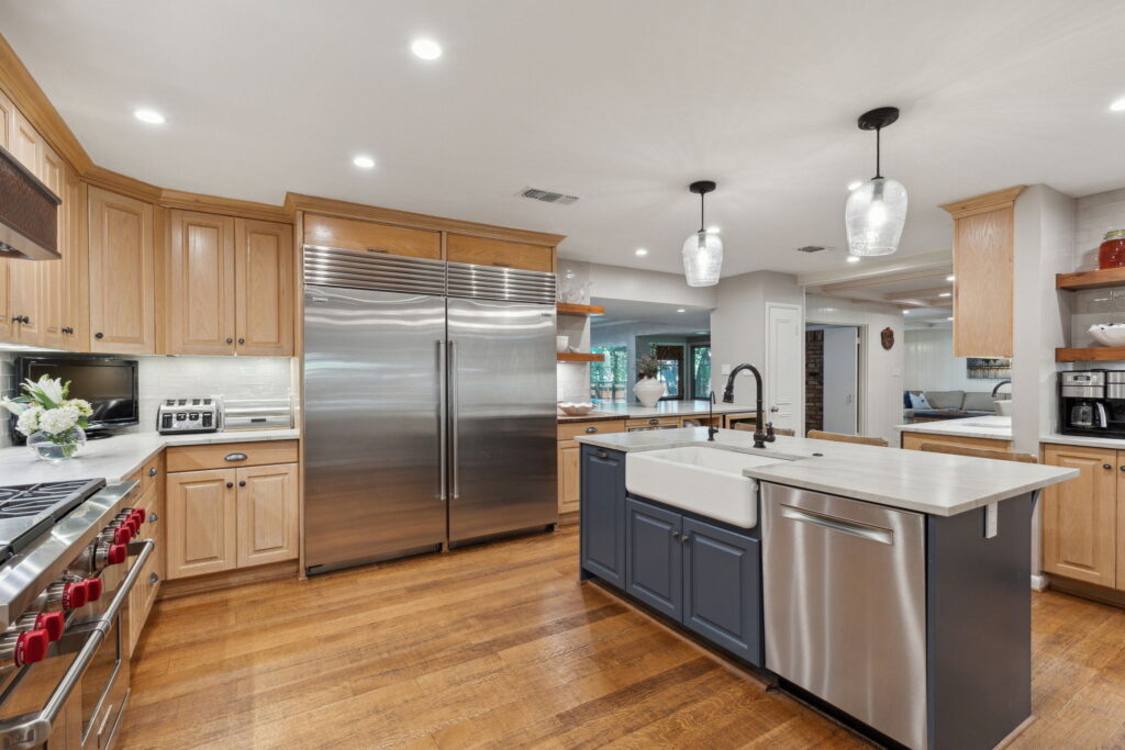 This lakewood home is absolutely stunning.