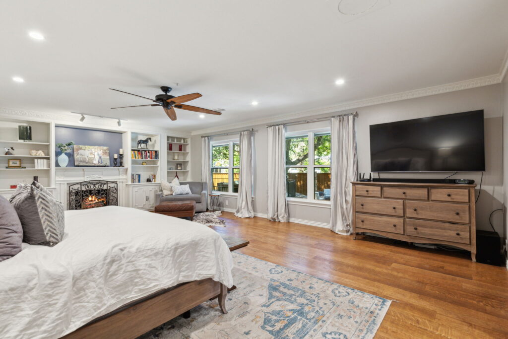 This lakewood home is absolutely stunning.