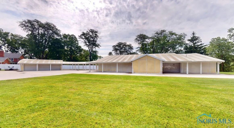 dummy, ohio, windowless