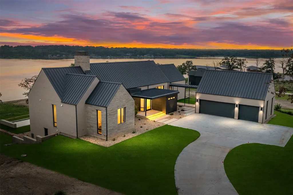 Explore this incredible Malakoff gem. 