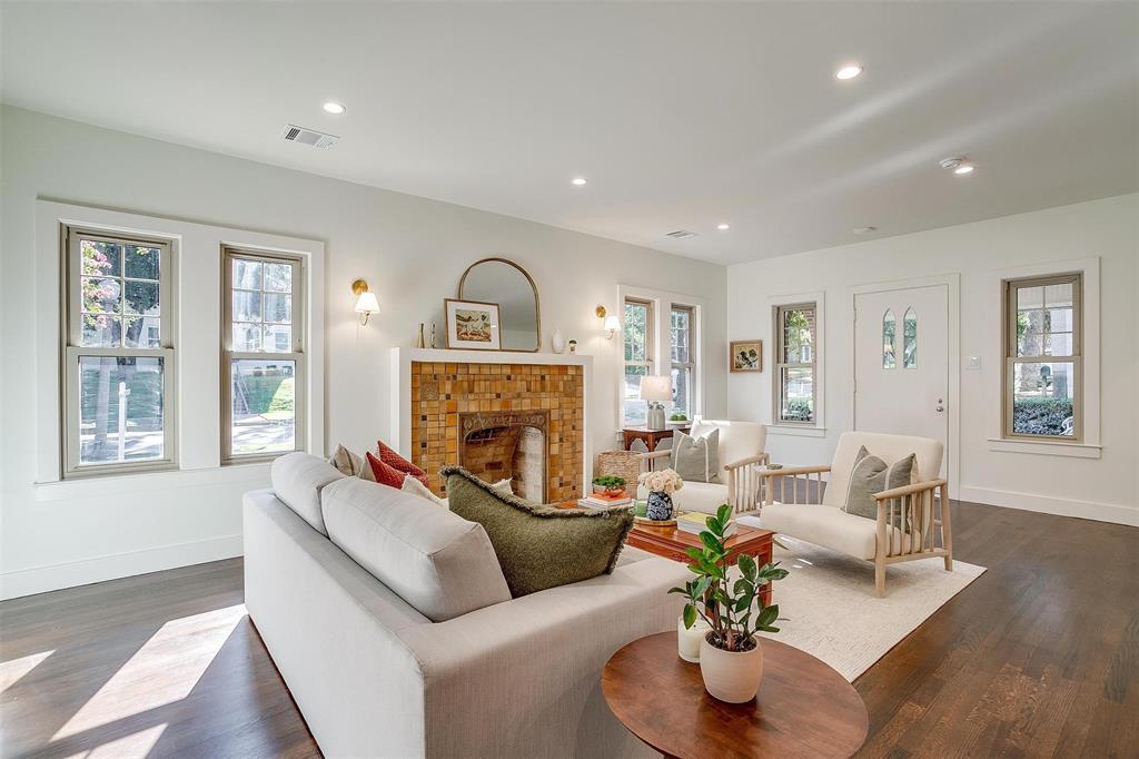 Million Dollar University Place Cottage