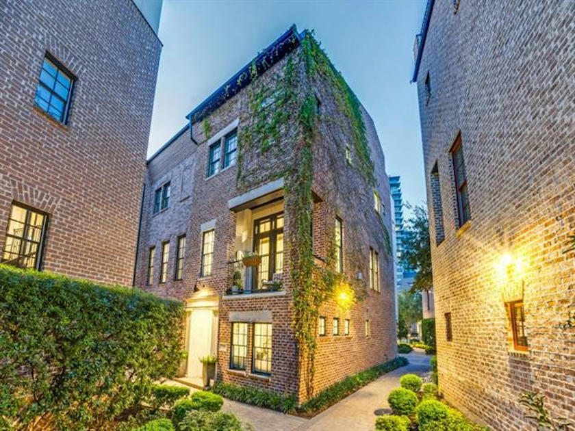 Farmer's Market Townhouse