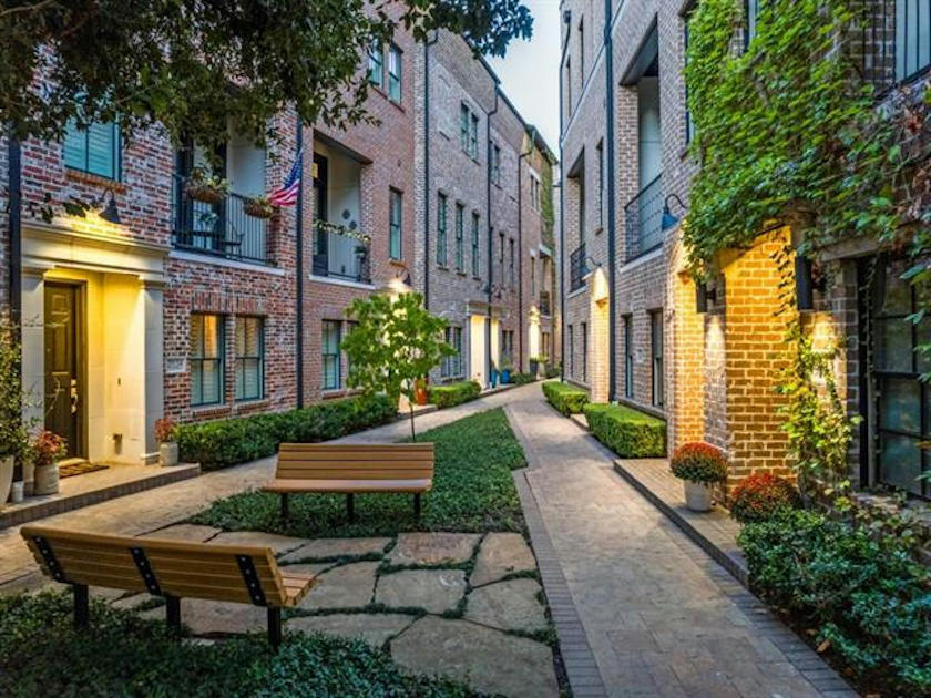 Farmer's Market Townhouse