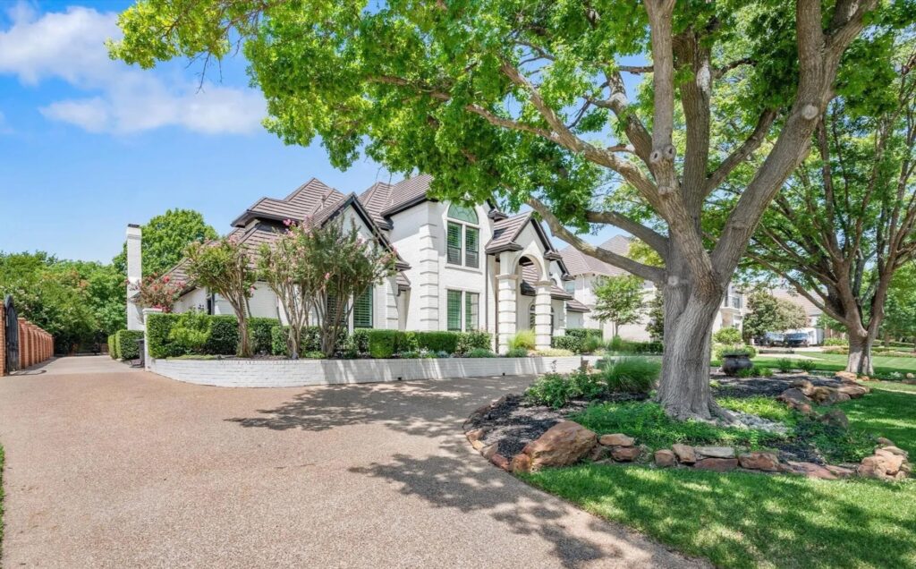 Colleyville mansion
