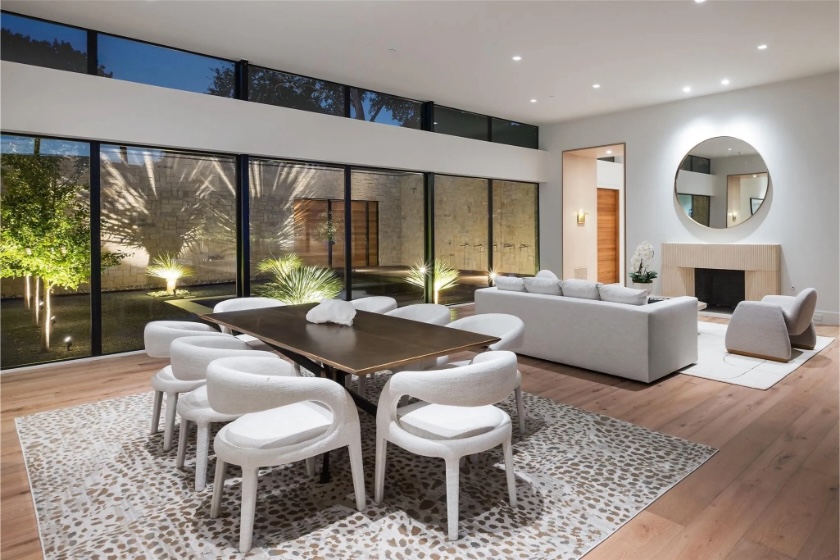 Bluffview modern compound