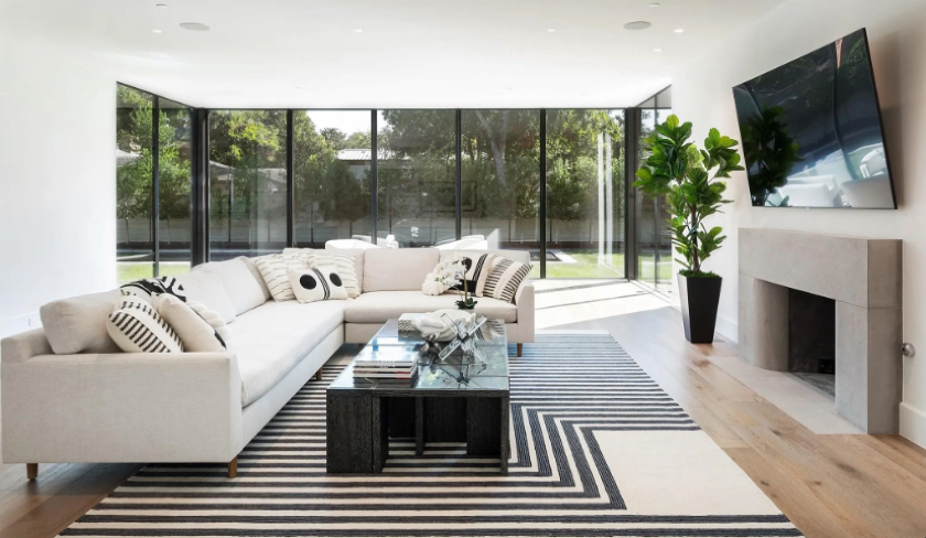 Bluffview modern compound