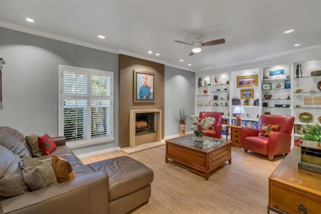 Explore this stunning Perry Heights condo.