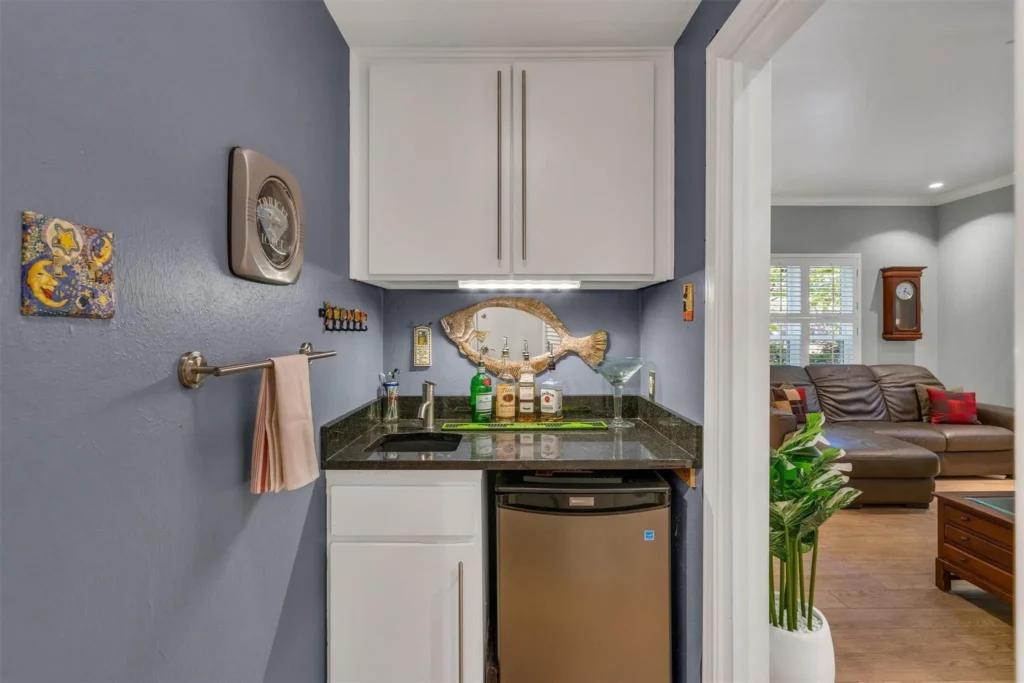 Explore this stunning Perry Heights condo.