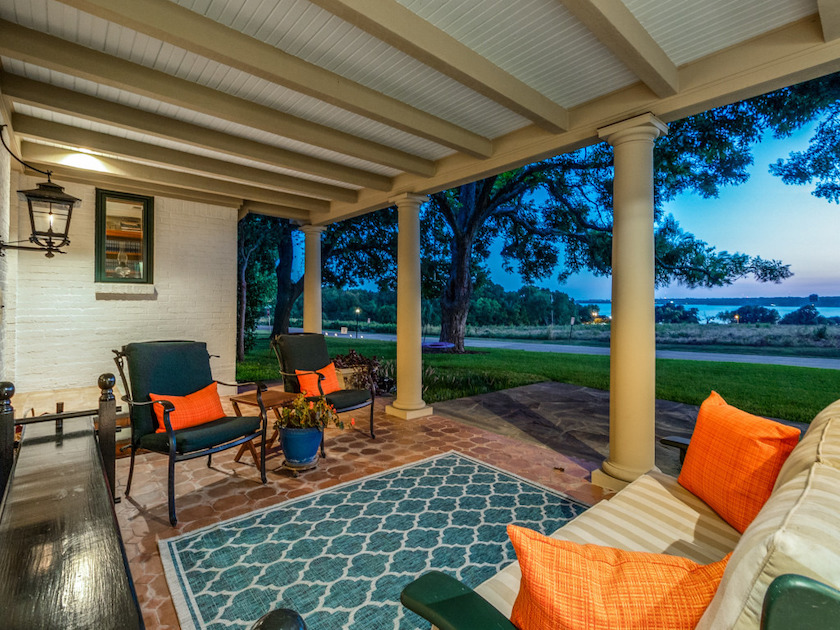 Peninsula Home on White Rock Lake