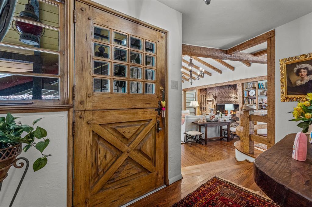 Quirky Beautiful Crestwood