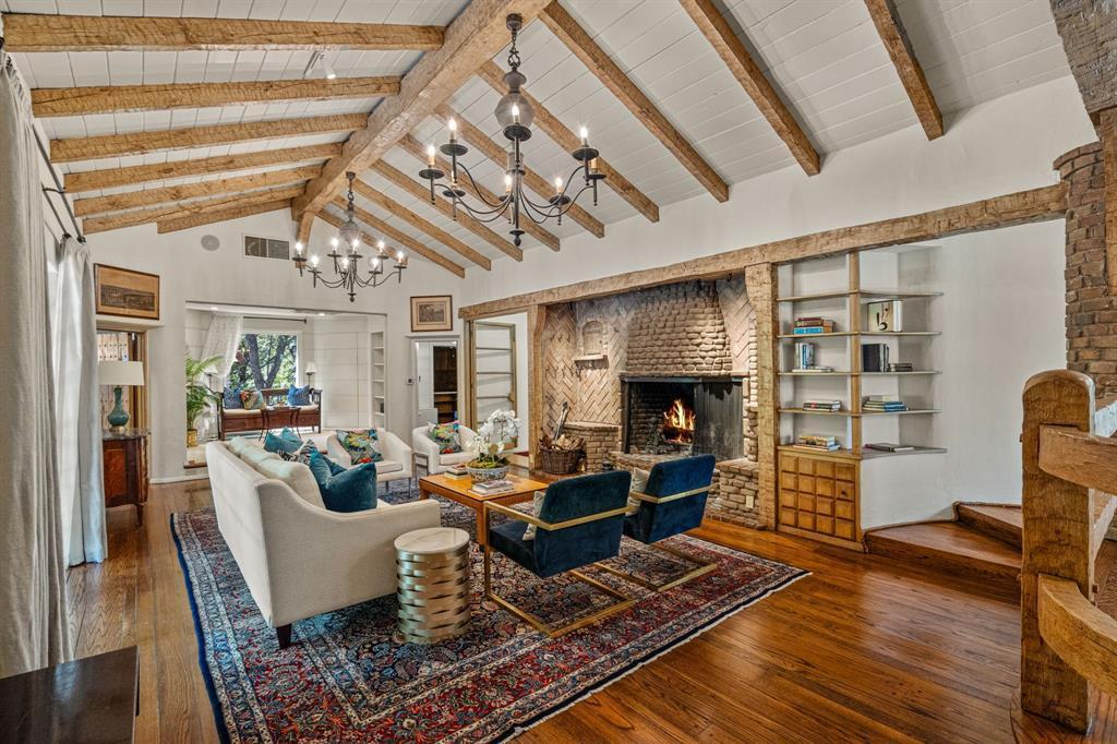 Quirky Beautiful Crestwood