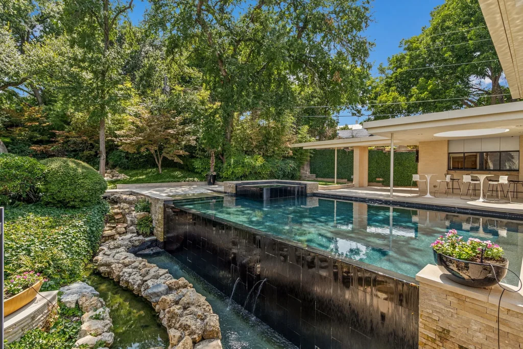 Experience the best of midcentury architecture
