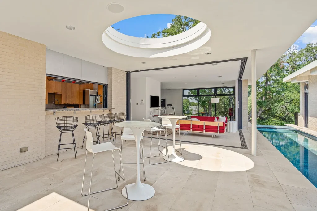 Experience the best of Jack Schutts midcentury architecture