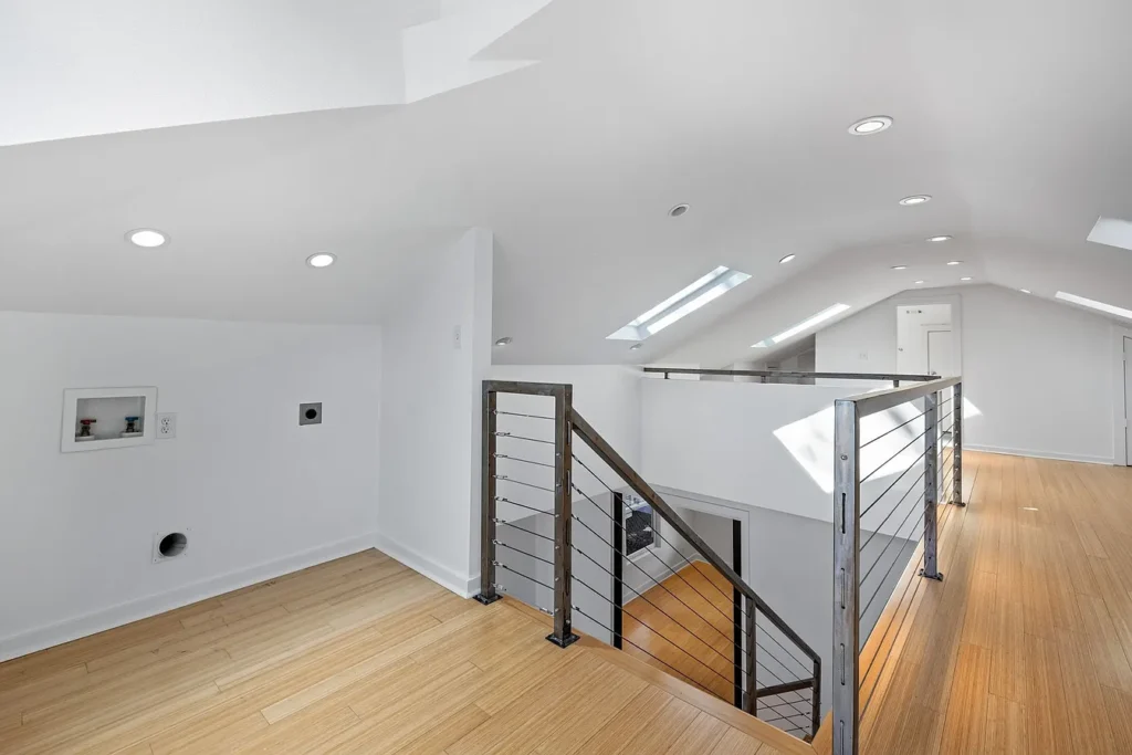 This craftsman looks great with its contemporary updates. 
