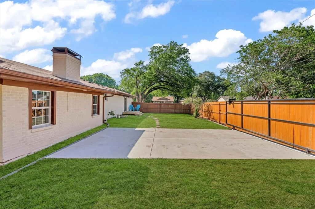 Experience this Walnuts Hills remodel. 