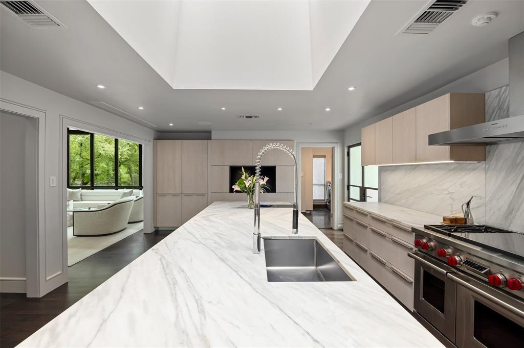 Modern Showpiece in Westover