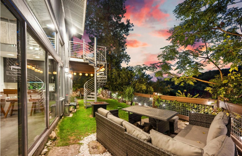 Magical, Austin, Nature