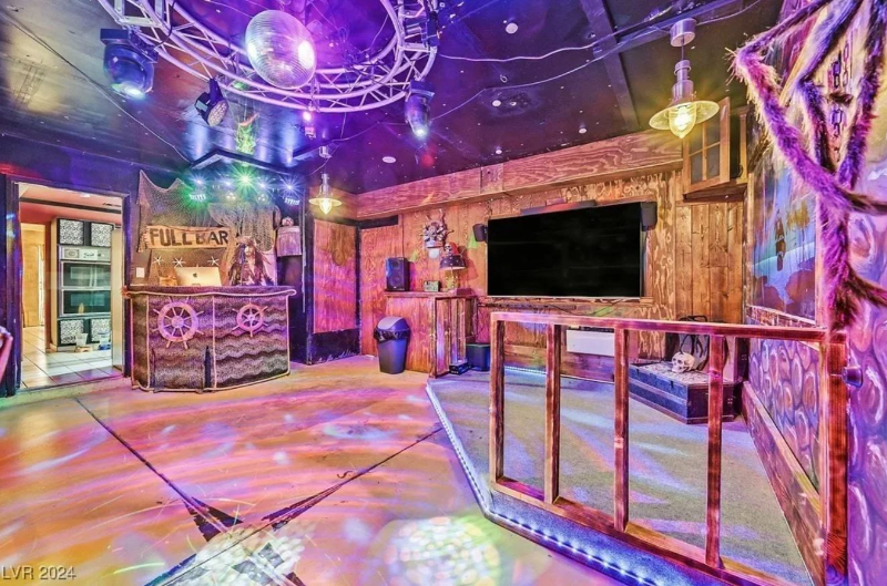 motif, Las Vegas, Capt. Jack Sparrow