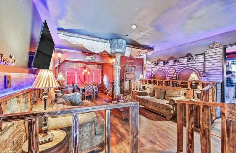 motif, Las Vegas, Capt. Jack Sparrow