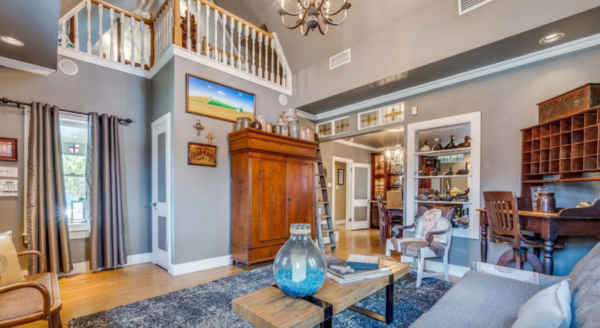 Oak Lawn Heights Tudor