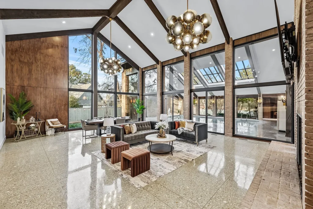 Step inside this iconic JanMar Midcentury Modern