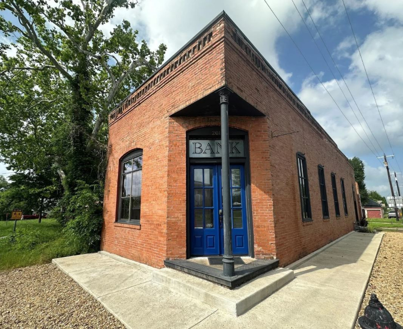 bank, Cumby, Texas, getaway