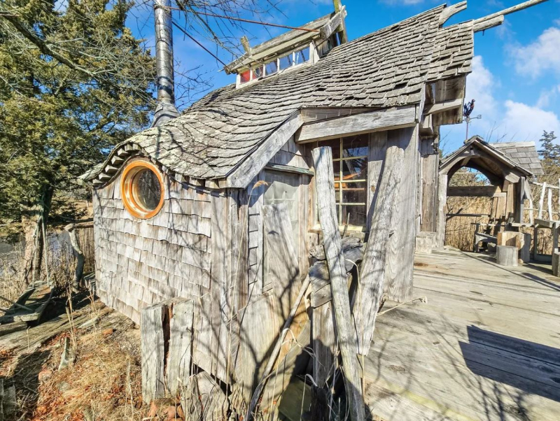 swamp monster, New York, rustic