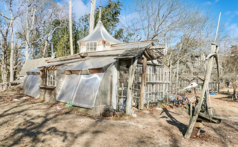 swamp monster, New York, rustic