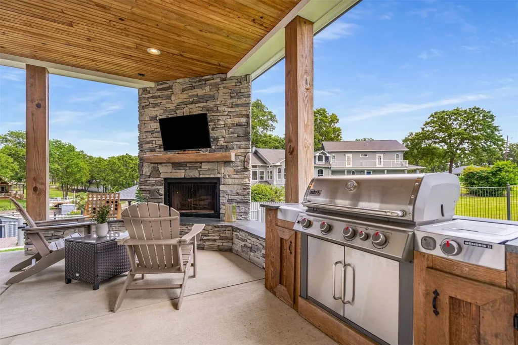 Explore this Cedar Creek lake house.