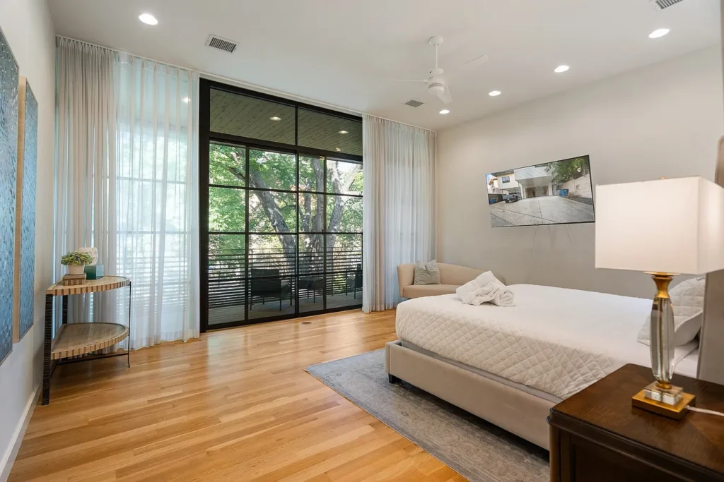 Explore this Turtle Creek contemporary. 