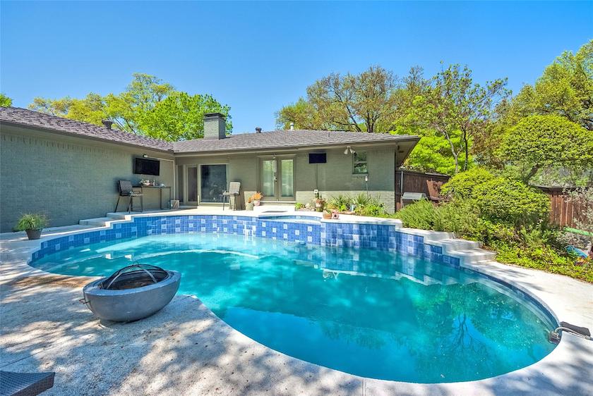 dallas home with pool