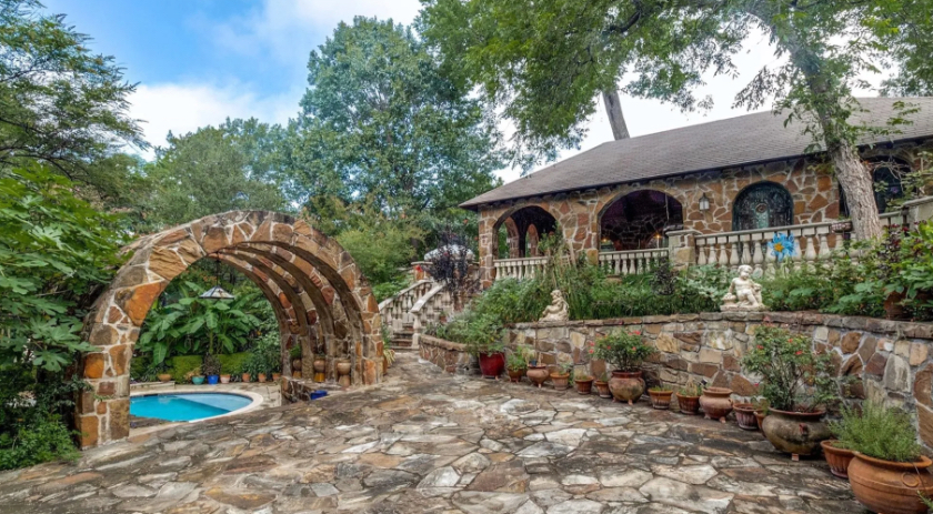Kessler Park English Tudor