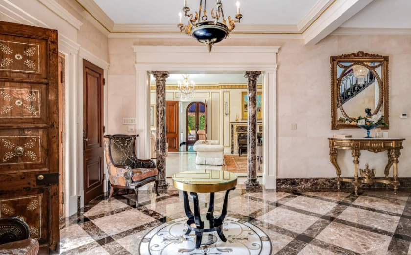 Anton Korn's Italian Renaissance Masterpiece on Lakeside Drive Can