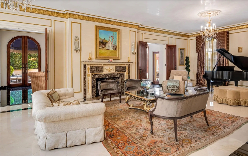 Anton Korn's Italian Renaissance Masterpiece on Lakeside Drive Can