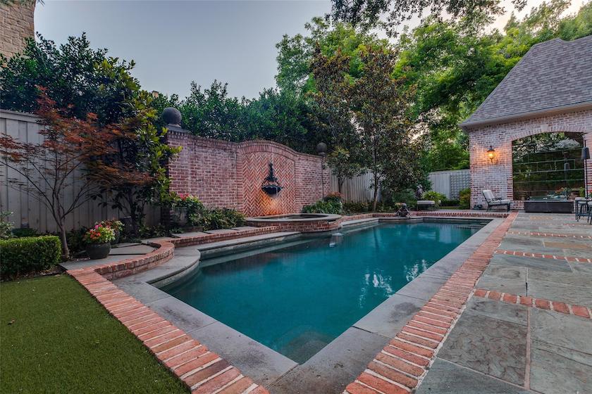 dallas home with pool