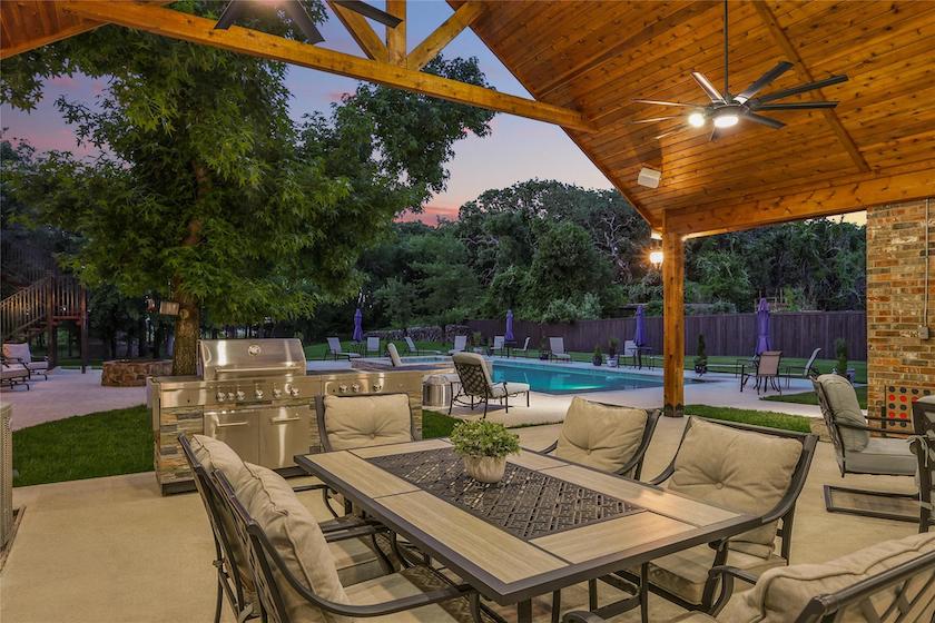 dallas home with pool