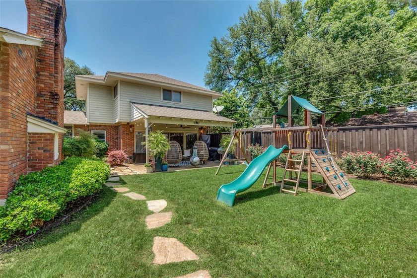 five bedrooms in Kessler Park