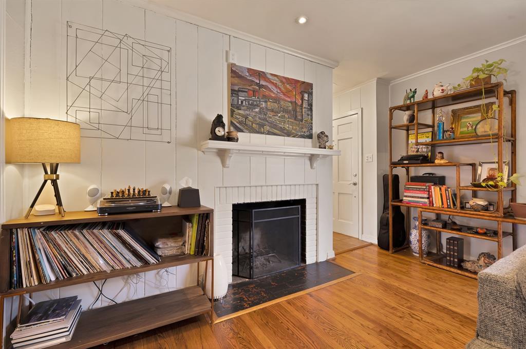 Smartly Updated Oakhurst Cottage