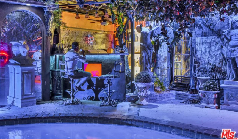 Opa, California, Greece