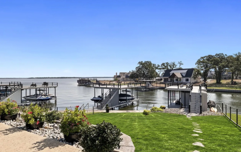 Cedar Creek lakehouse