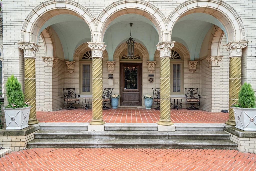 Elizabeth Boulevard's Crown Jewel
