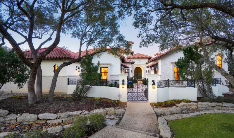 Christmas spirit, Boerne, Dickens on the Main