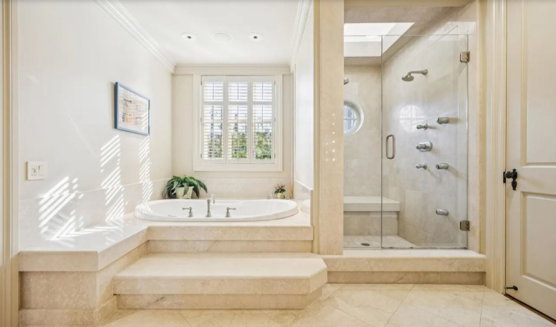 Southside Place, Houston, getaway
