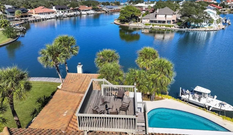 Rockport, Coastal living