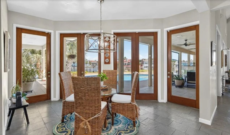 Rockport, Coastal living