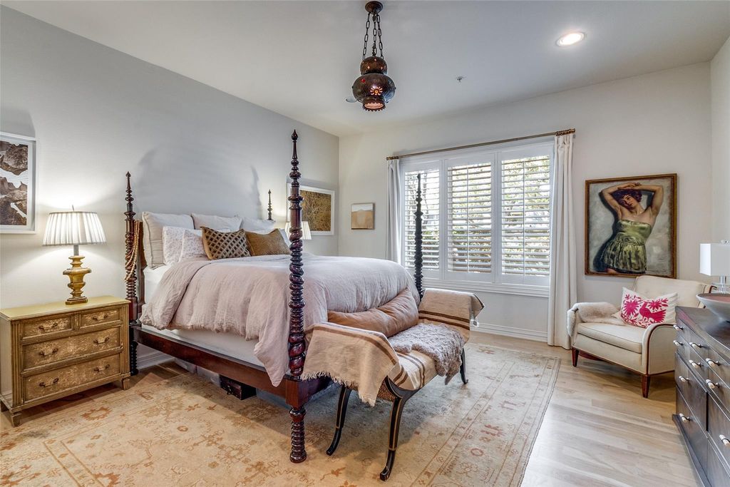 turnkey Residence at Turtle Creek
