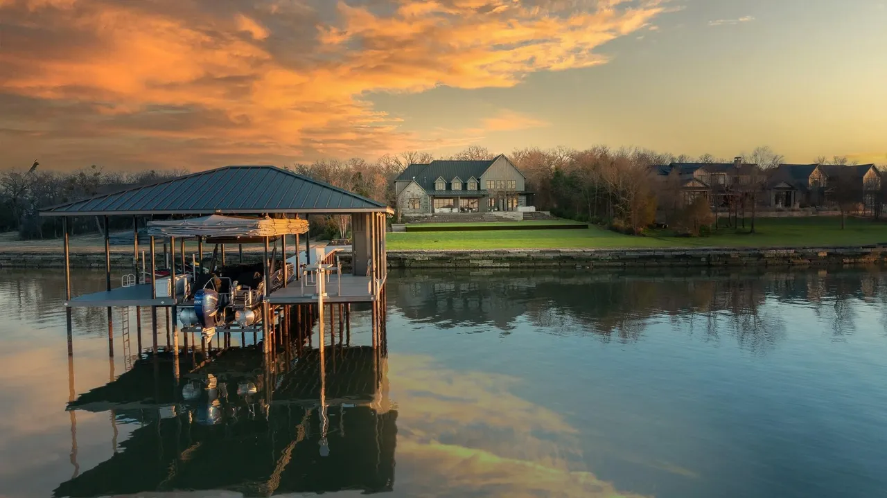 This Cedar Creek Lake Estate Delivers the Exhale - CandysDirt