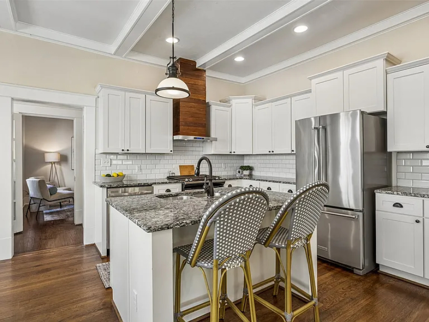 Winnetka Heights Airplane Bungalow