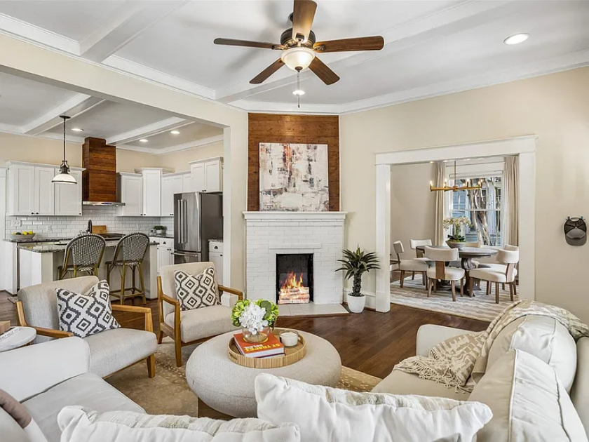Winnetka Heights Airplane Bungalow